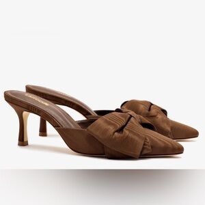 LARROUDÉ Mini Elle Pointed Toe Mid-Heel Pumps - new in box! Cinnamon color.